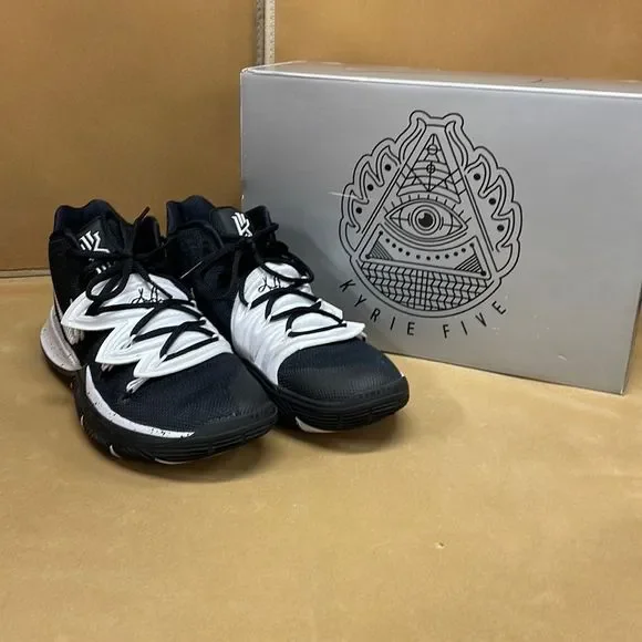 Nike Kyrle 5 Basketball Black/White Unisex Sneakers Shoes - Picture 1 of 7